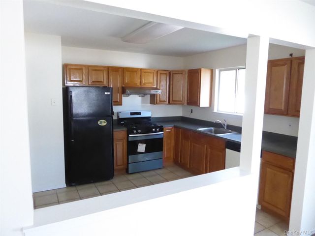 95 Valentine Avenue 2nd Fl, Glen Cove, NY 11542