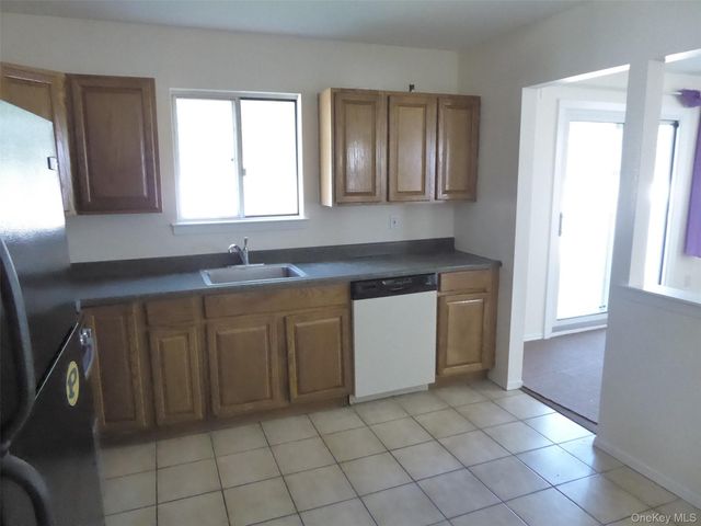 95 Valentine Avenue 2nd Fl, Glen Cove, NY 11542