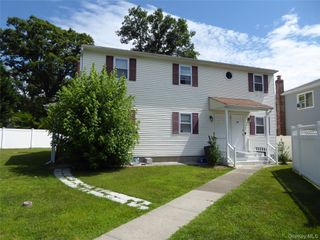 95 Valentine Avenue 2nd Fl, Glen Cove, NY 11542