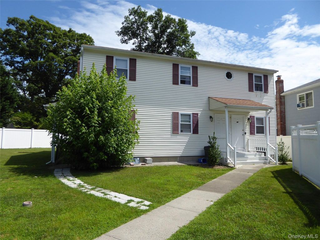 95 Valentine Avenue 2nd Fl, Glen Cove, NY 11542