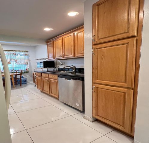 8305 NW 61st Street C209, Tamarac, FL 33321