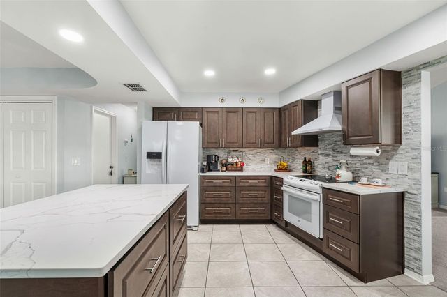 2715 BERRYKNOLL PLACE, Valrico, FL 33596