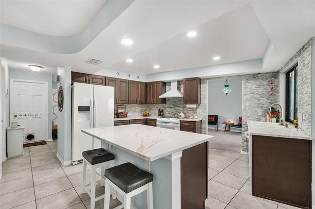 2715 BERRYKNOLL PLACE, Valrico, FL 33596