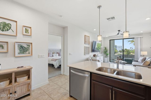 2511 W QUEEN CREEK Road 201, Chandler, AZ 85248