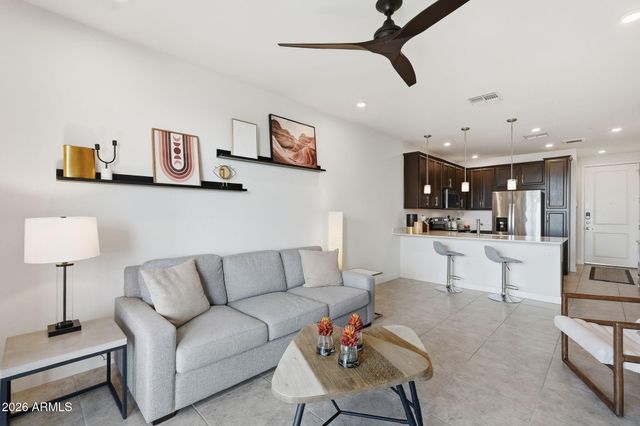 2511 W QUEEN CREEK Road 201, Chandler, AZ 85248