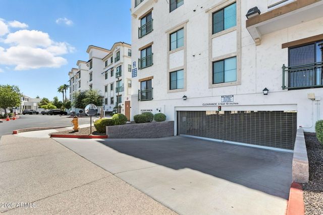 2511 W QUEEN CREEK Road 201, Chandler, AZ 85248