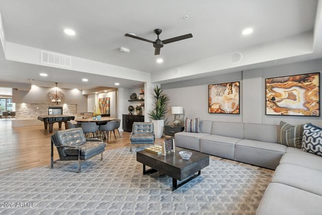 2511 W QUEEN CREEK Road 201, Chandler, AZ 85248