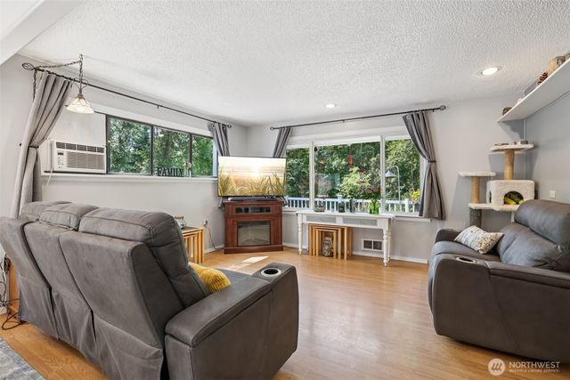 17209 W Riverside Drive, Bothell, WA 98011