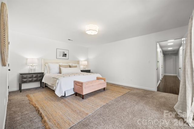 3513 Chilham Place, Charlotte, NC 28226