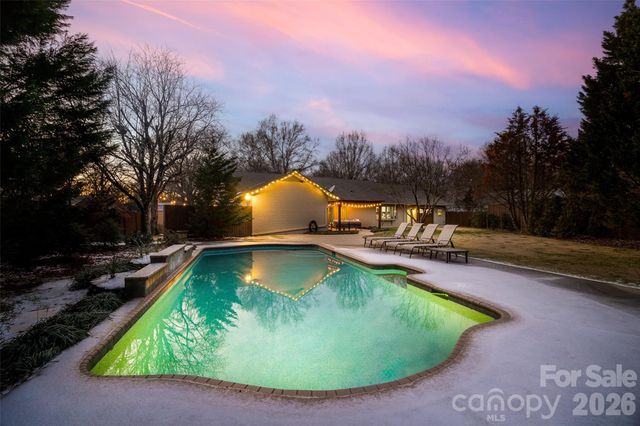 3513 Chilham Place, Charlotte, NC 28226