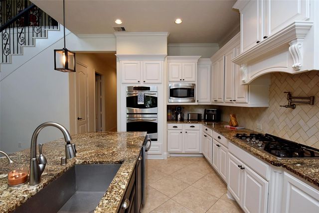 5615 Caspian Falls Lane, Fulshear, TX 77441