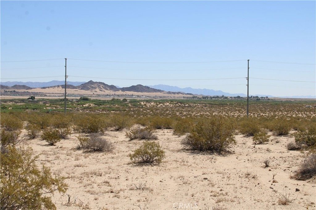Image 10 of property listing at 5 AC Morongo Road, 29 Palms, CA 92277