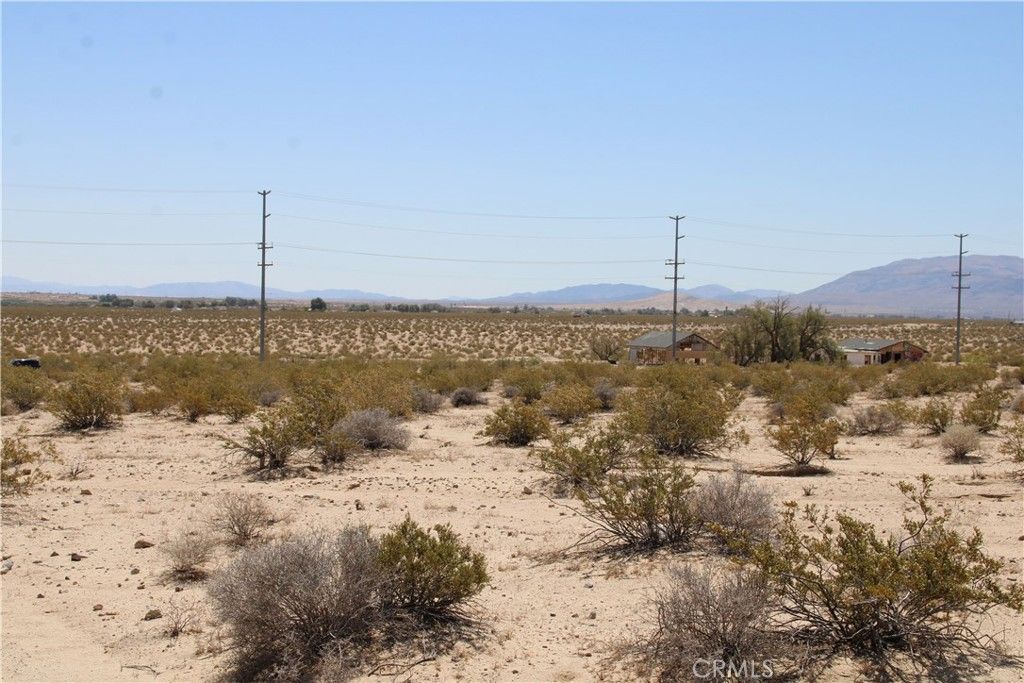 Image 11 of property listing at 5 AC Morongo Road, 29 Palms, CA 92277