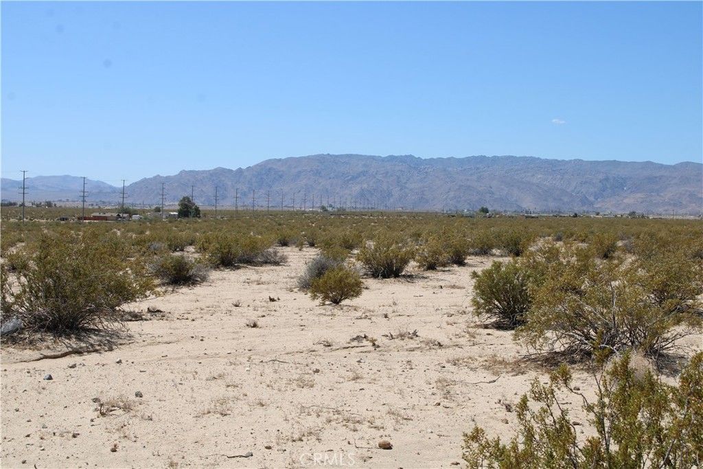 Image 12 of property listing at 5 AC Morongo Road, 29 Palms, CA 92277