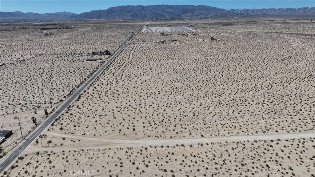 Image 4 of property listing at 5 AC Morongo Road, 29 Palms, CA 92277