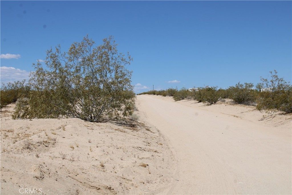 Image 6 of property listing at 5 AC Morongo Road, 29 Palms, CA 92277