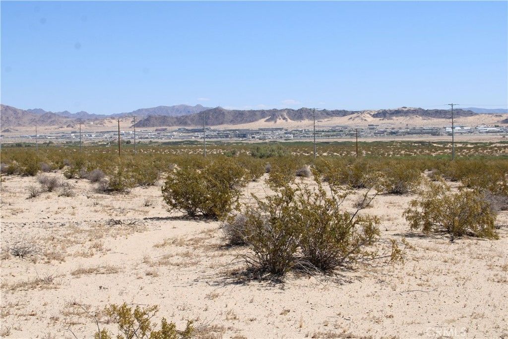 Image 9 of property listing at 5 AC Morongo Road, 29 Palms, CA 92277