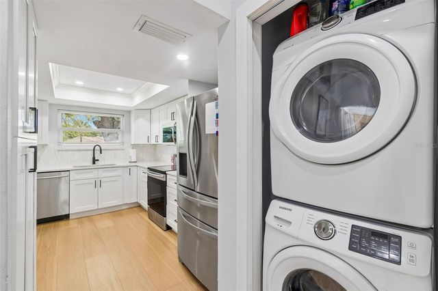 9785 86TH AVENUE 9785, Seminole, FL 33777