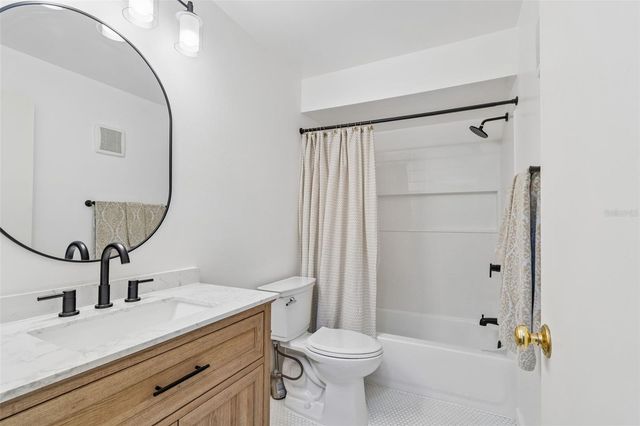 9785 86TH AVENUE 9785, Seminole, FL 33777