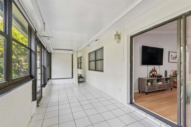 9785 86TH AVENUE 9785, Seminole, FL 33777