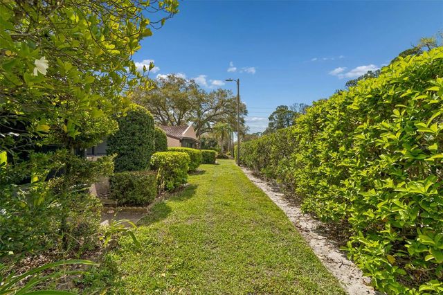 9785 86TH AVENUE 9785, Seminole, FL 33777