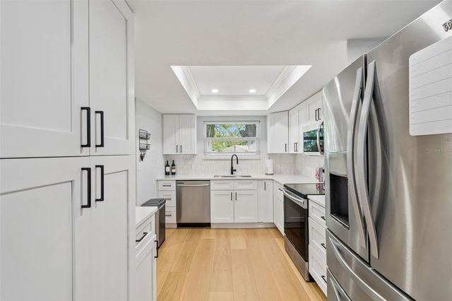 9785 86TH AVENUE 9785, Seminole, FL 33777