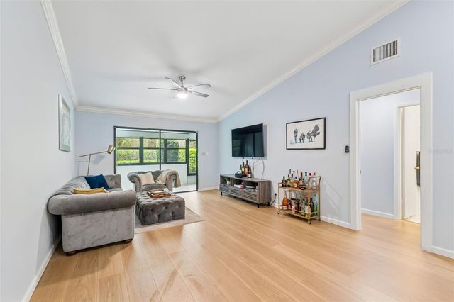 9785 86TH AVENUE 9785, Seminole, FL 33777