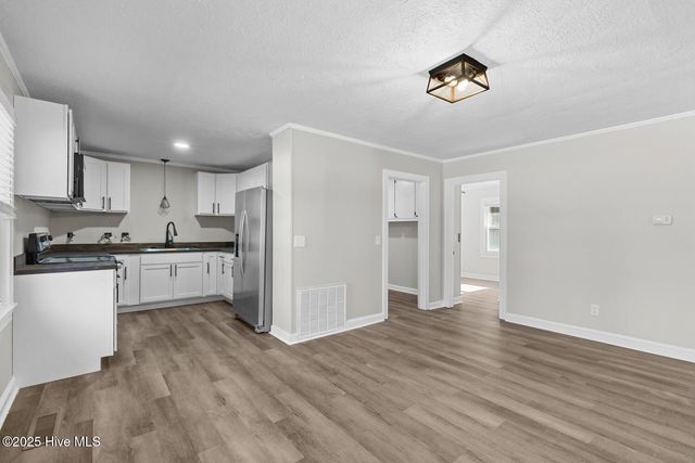 2383 Burgaw Highway, Jacksonville, NC 28540