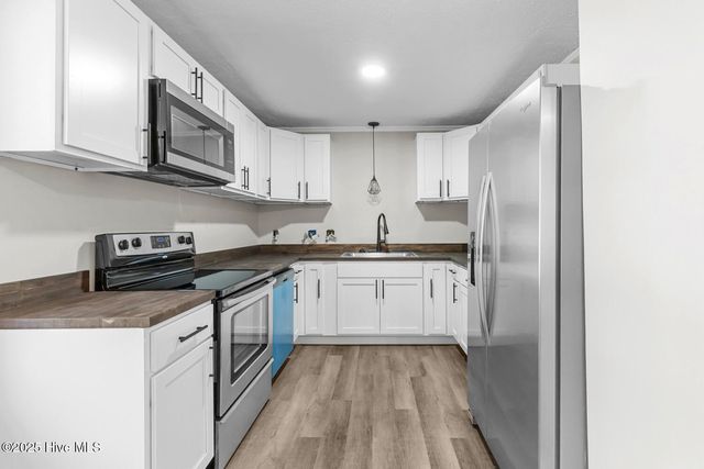 2383 Burgaw Highway, Jacksonville, NC 28540