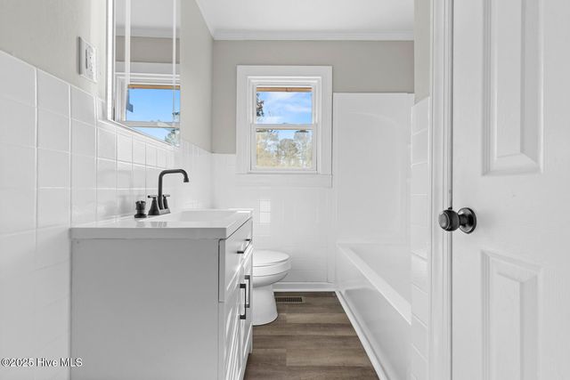 2383 Burgaw Highway, Jacksonville, NC 28540