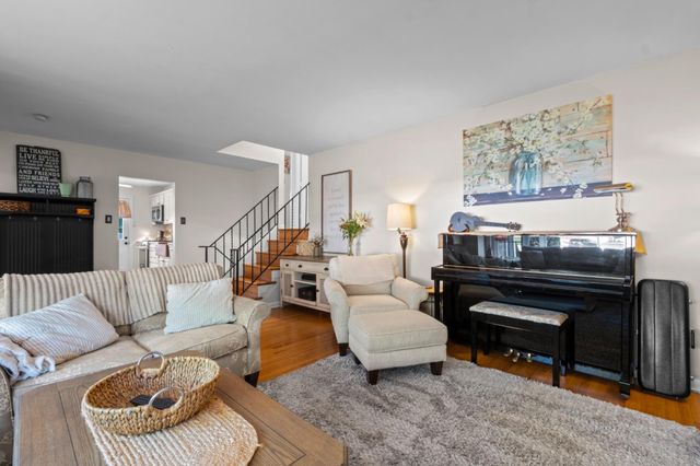 722 WHITMAN DR, Blackwood, NJ 08012