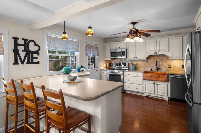 722 WHITMAN DR, Blackwood, NJ 08012