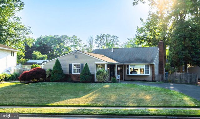 722 WHITMAN DR, Blackwood, NJ 08012