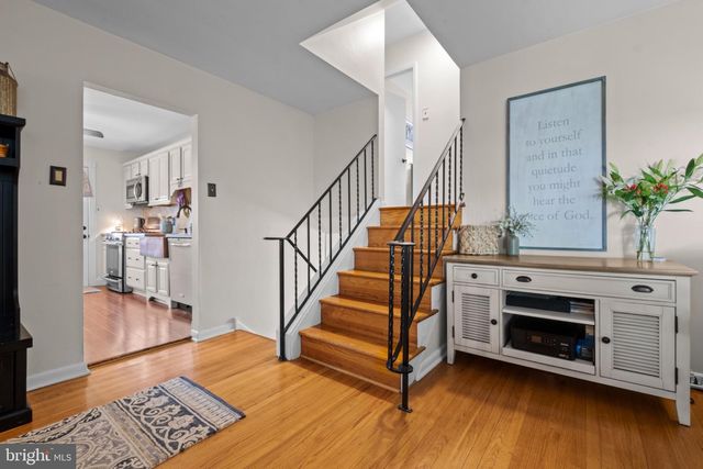 722 WHITMAN DR, Blackwood, NJ 08012