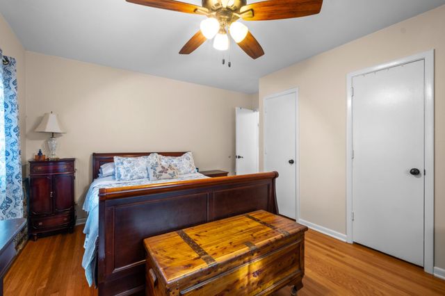 722 WHITMAN DR, Blackwood, NJ 08012