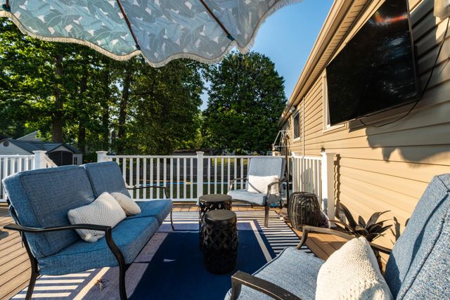 722 WHITMAN DR, Blackwood, NJ 08012