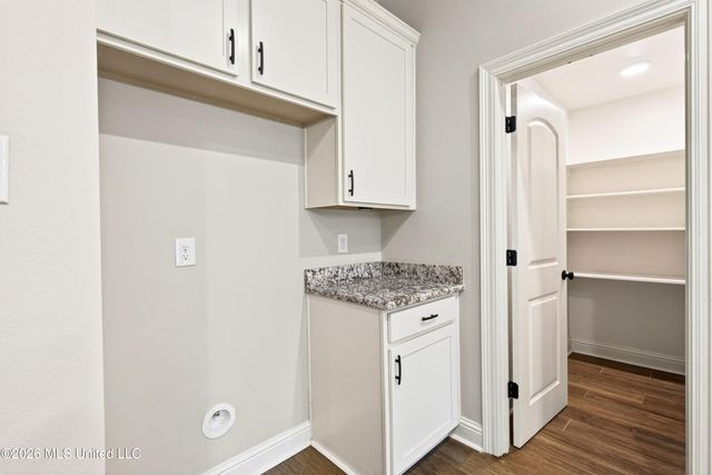 11816 Smokey Court, Ocean Springs, MS 39564