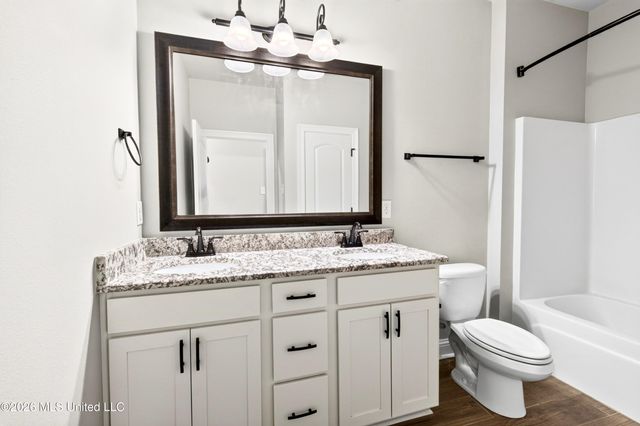 11816 Smokey Court, Ocean Springs, MS 39564
