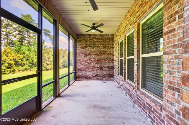 11816 Smokey Court, Ocean Springs, MS 39564