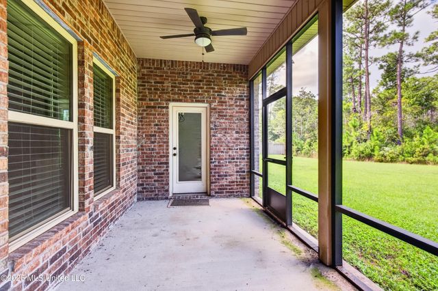 11816 Smokey Court, Ocean Springs, MS 39564
