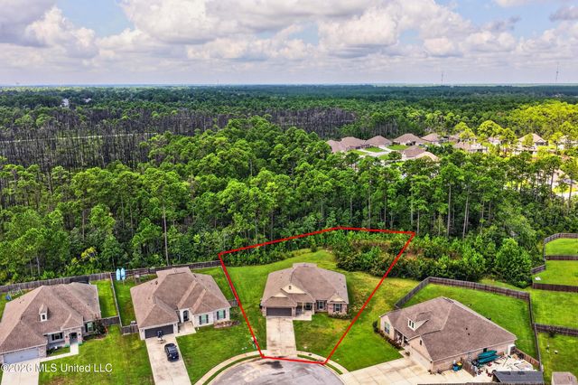 11816 Smokey Court, Ocean Springs, MS 39564