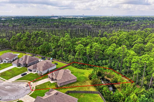 11816 Smokey Court, Ocean Springs, MS 39564