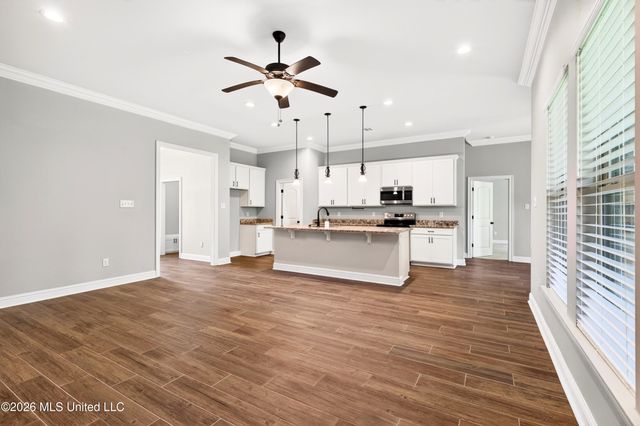 11816 Smokey Court, Ocean Springs, MS 39564