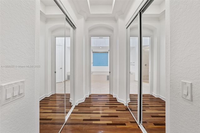 15852 SW 15th St, Davie, FL 33326