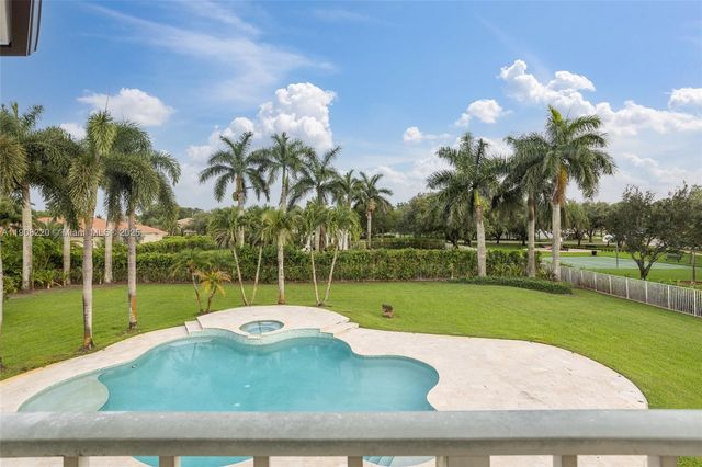 15852 SW 15th St, Davie, FL 33326