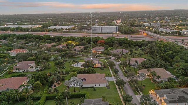 15852 SW 15th St, Davie, FL 33326