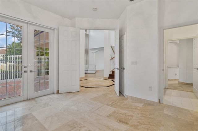 15852 SW 15th St, Davie, FL 33326