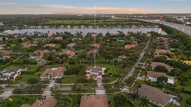 15852 SW 15th St, Davie, FL 33326