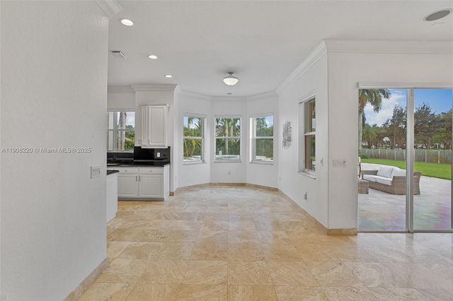 15852 SW 15th St, Davie, FL 33326