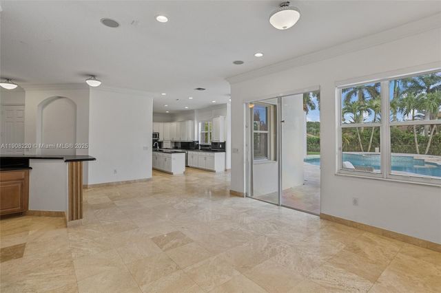 15852 SW 15th St, Davie, FL 33326